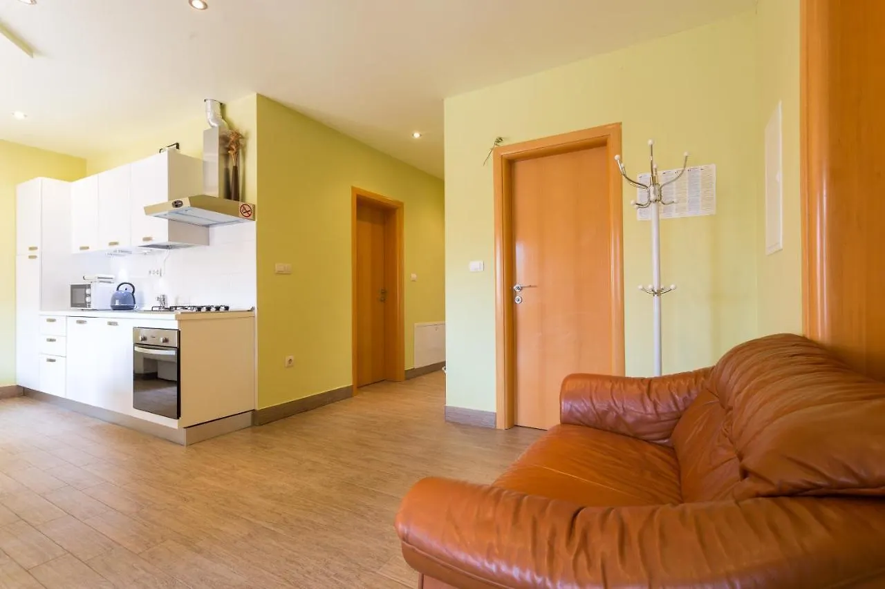 Apartments Saint Martha Plano