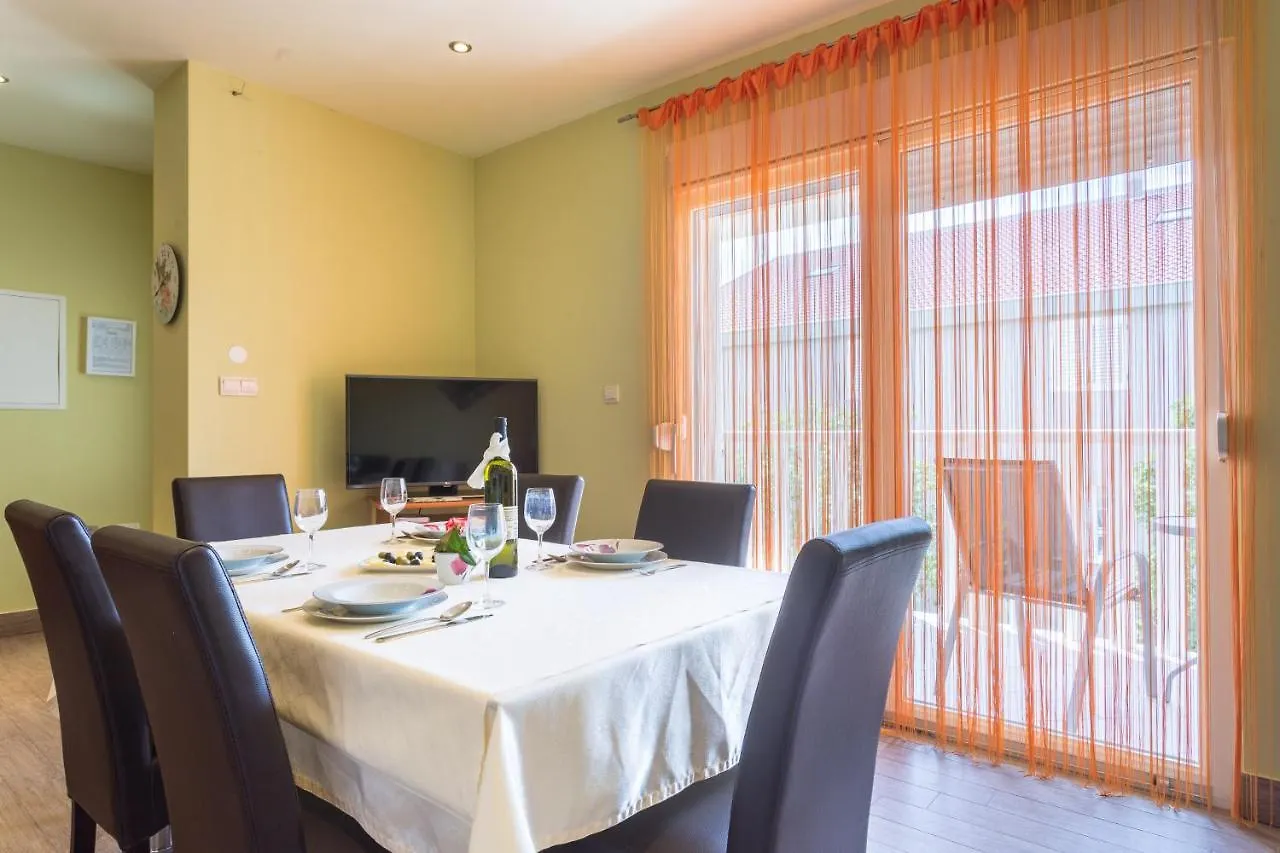 Apartments Saint Martha Plano