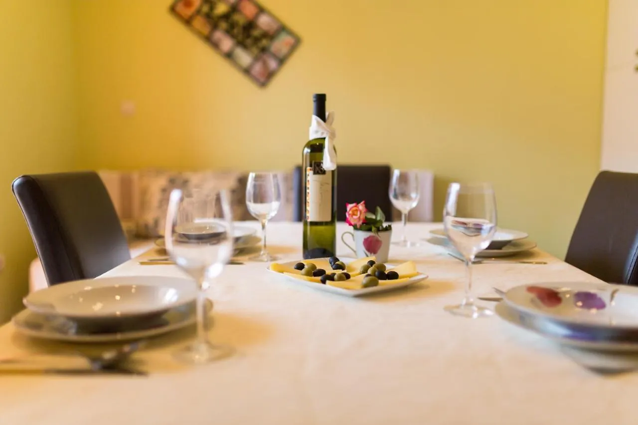 Apartments Saint Martha Plano